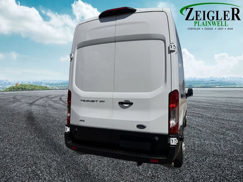 Used 2025 Ford Transit 250 148 High Roof AWD image 5