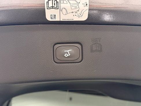 Certified 2020 Ford Edge SEL w/ Convenience Package image 38