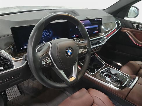 Certified 2025 BMW X5 xDrive40i w/ Parking Assistance Package image 13