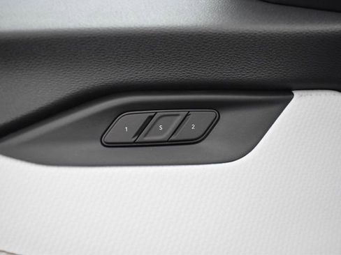 New 2026 Jeep Cherokee Overland image 12