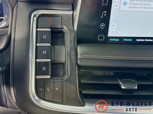 Used 2024 GMC Yukon XL AT4 image 17