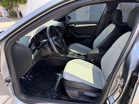 Used 2019 Volkswagen Jetta R-Line FWD image 16