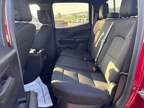 Used 2024 Chevrolet Colorado Trail Boss w/ Technology Package AWD/4WD image 9