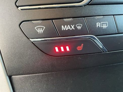 Used 2020 Ford Edge SEL image 21