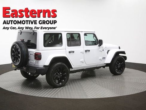 Used 2025 Jeep Wrangler Unlimited Sahara w/ Safety Group AWD/4WD image 43
