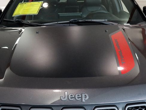 Used 2024 Jeep Compass Trailhawk image 13