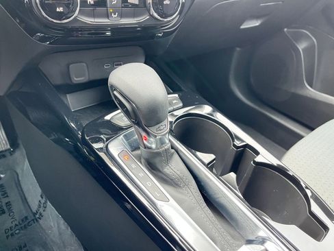 Used 2025 Chevrolet Trax LT image 39