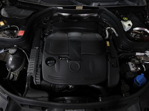 Used 2015 Mercedes-Benz GLK 350 2WD image 23