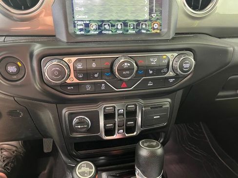 Used 2022 Jeep Wrangler Unlimited Sahara w/ Cold Weather Group image 29