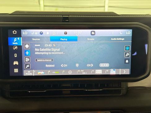 Used 2025 Jeep Wrangler Unlimited Sahara image 16