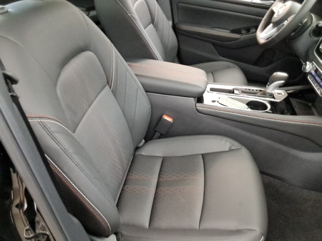 Used 2025 Nissan Altima 2.5 SR w/ SR Premium Package FWD image 16
