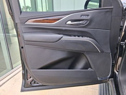 Used 2022 Cadillac Escalade ESV Premium Luxury w/ Performance Package image 13