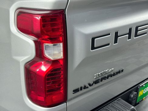 Used 2021 Chevrolet Silverado 1500 LT w/ LPO, Dark Essentials Package RWD image 33