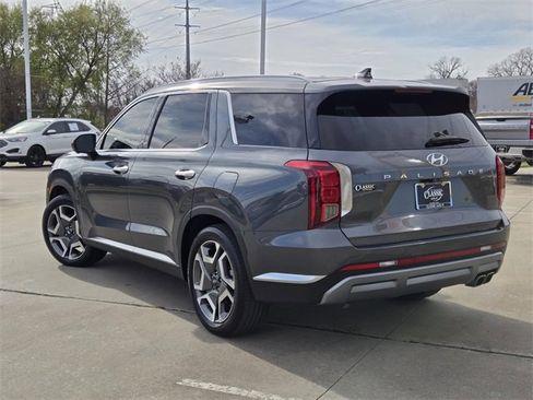 Used 2024 Hyundai Palisade Limited image 4