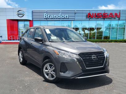 New 2025 Nissan Kicks Play S