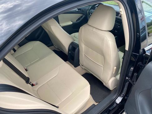 Used 2013 Volkswagen Jetta TDI FWD image 18