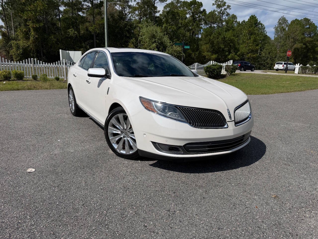 Used 2013 Lincoln MKS AWD image 37