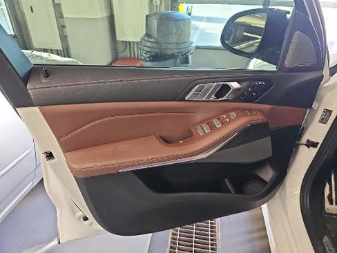 Used 2020 BMW X7 xDrive40i w/ M Sport Package image 11