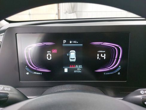 Used 2025 Kia Sportage LX image 18