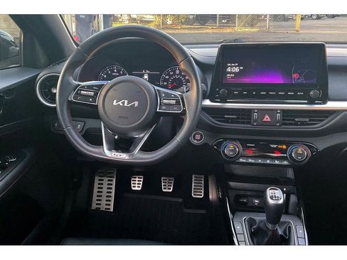 Used 2024 Kia Forte LXS w/ LXS Technology Package image 5