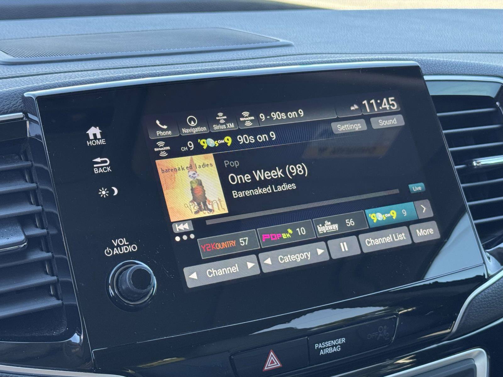 Used 2019 Honda Pilot Touring image 3