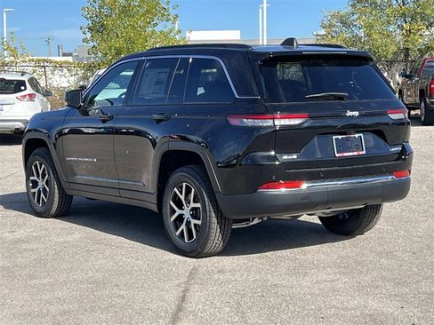 New 2025 Jeep Grand Cherokee Limited image 4