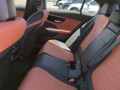 Used 2025 Mercedes-Benz C 300 Sedan image 13