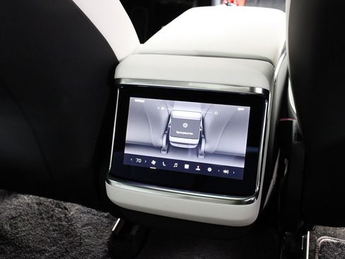 Used 2022 Tesla Model S AWD image 28