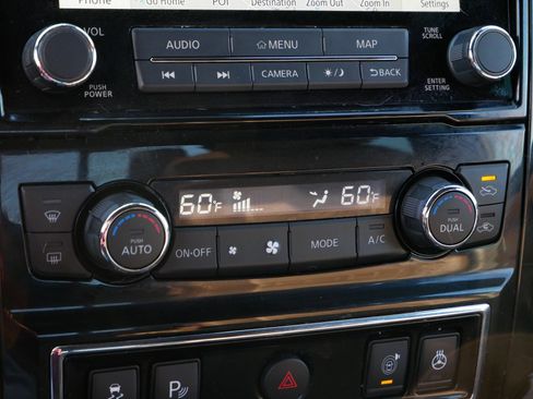 Used 2021 Nissan Titan Platinum Reserve w/ Moonroof Package image 23