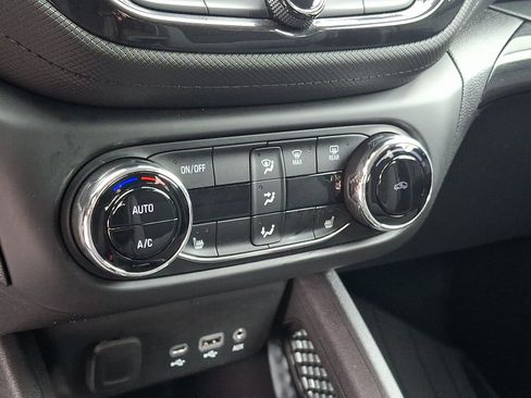 Used 2023 Chevrolet TrailBlazer LT w/ Convenience Package AWD/4WD image 15