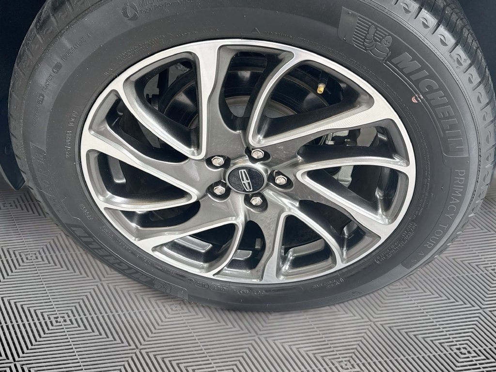 Used 2022 Lincoln Corsair FWD image 34