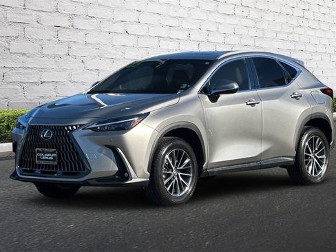 Used 2025 Lexus NX 250 FWD w/ Premium Package image 8