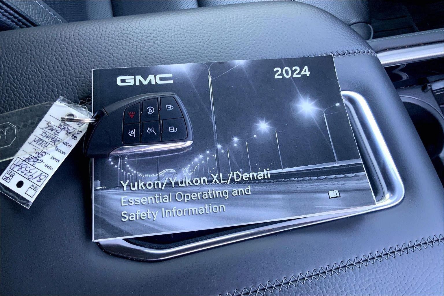 Used 2024 GMC Yukon Denali w/ Denali Reserve Package AWD/4WD image 12