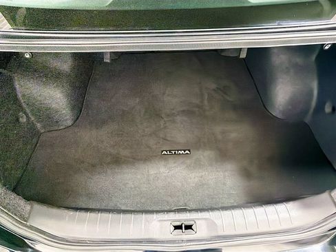 Used 2024 Nissan Altima 2.5 SV FWD image 24