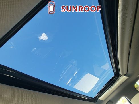 Used 2016 Toyota Highlander XLE image 28