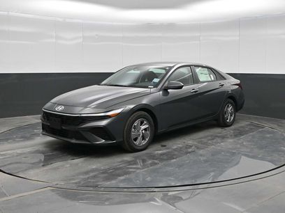 New 2026 Hyundai Elantra SE