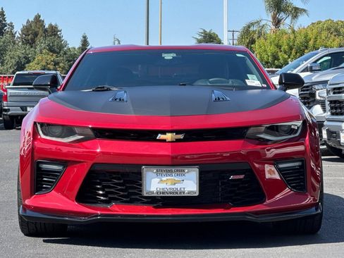Used 2018 Chevrolet Camaro SS RWD image 2