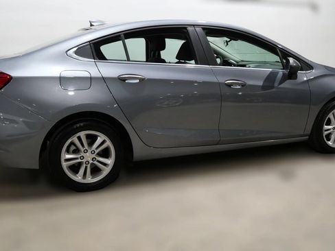 Used 2018 Chevrolet Cruze LT FWD image 6