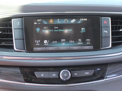 Used 2018 Buick Enclave Essence FWD image 20