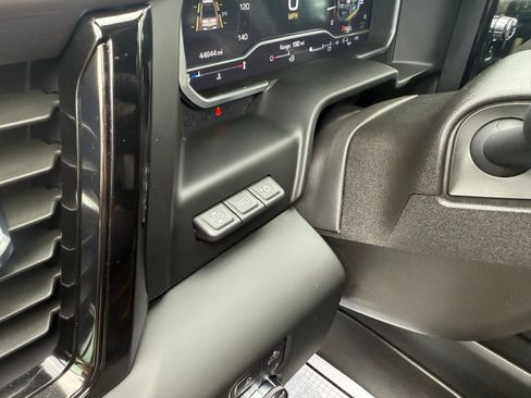 Used 2024 GMC Sierra 2500 AT4 w/ AT4 Premium Plus Package image 16