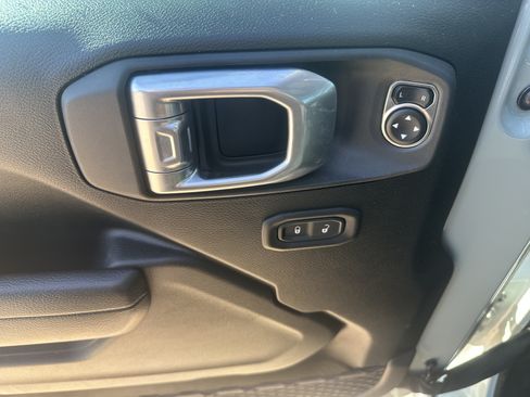 Used 2024 Jeep Wrangler Sport AWD/4WD image 11
