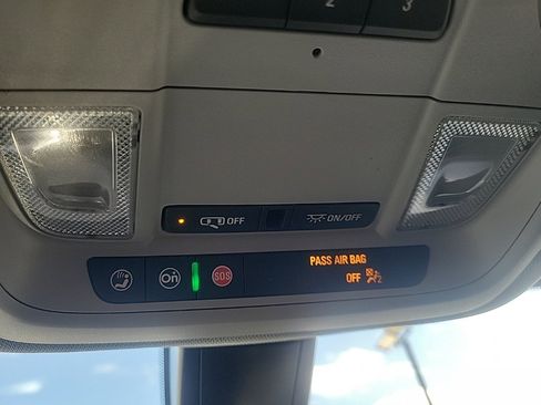 Used 2020 Chevrolet Blazer LT image 19