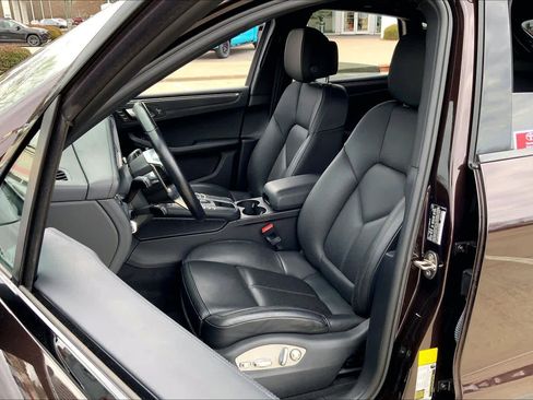 Used 2021 Porsche Macan S image 8