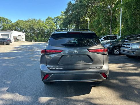 Used 2023 Toyota Highlander Limited AWD/4WD image 3