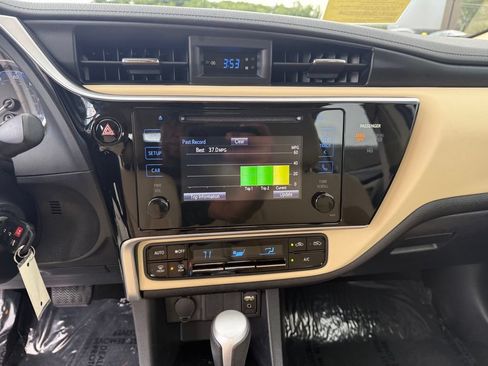 Used 2017 Toyota Corolla LE w/ Carpet Mat Package (TMS) FWD image 14