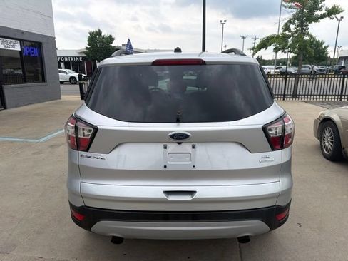 Used 2017 Ford Escape SE w/ Equipment Group 201A FWD image 6