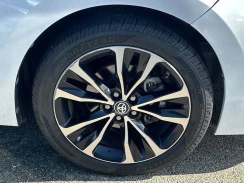 Used 2018 Toyota Corolla SE w/ Carpet Mat Package (TMS) image 12