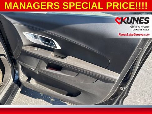 Used 2017 Chevrolet Equinox Premier w/ Enhanced Convenience Package AWD/4WD image 22