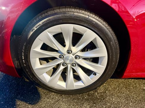 Used 2019 Tesla Model S 100D image 9