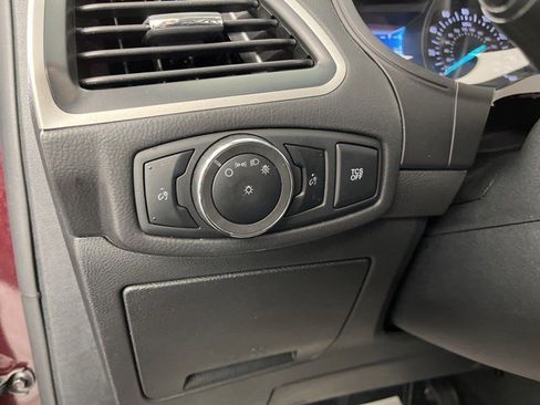 Used 2024 Ford Edge SEL image 25